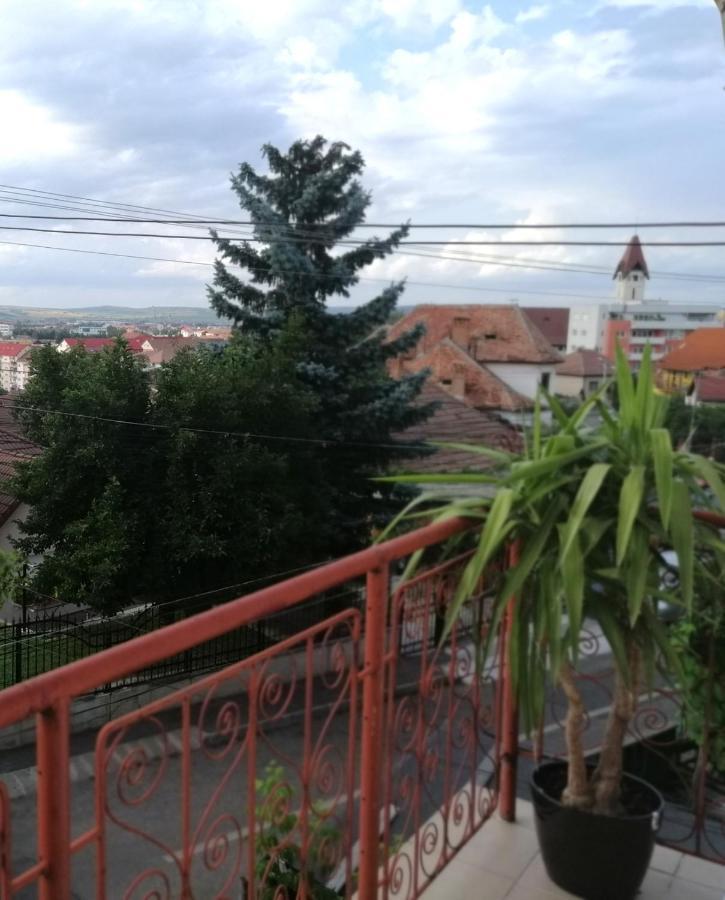 Отель Check-In Kaya Сибиу Экстерьер фото