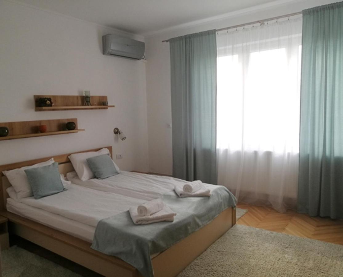 Отель Check-In Kaya Сибиу Экстерьер фото